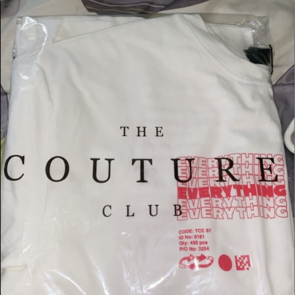 Men’s size L designer t shirt